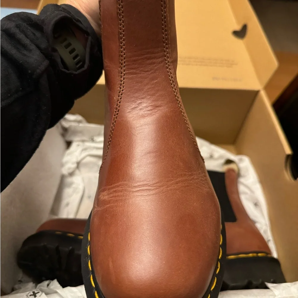 Dr. Martens Leonore Saddle Tan fur lined boot - Picture 8 of 9